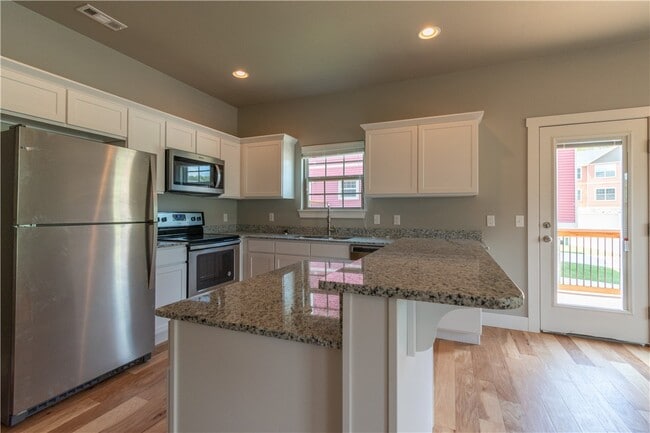 Photo - 2819 W Auburn Dr (Fayetteville, AR) Townhome