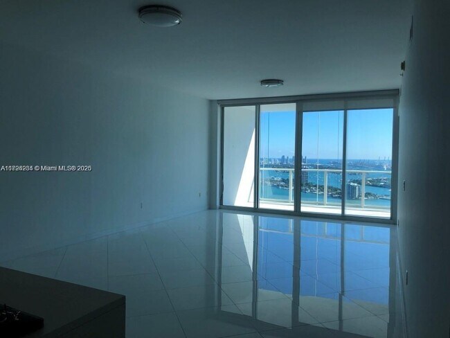 Foto del edificio - 2020 N Bayshore Dr