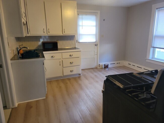 Building Photo - 22 Schofield Ave