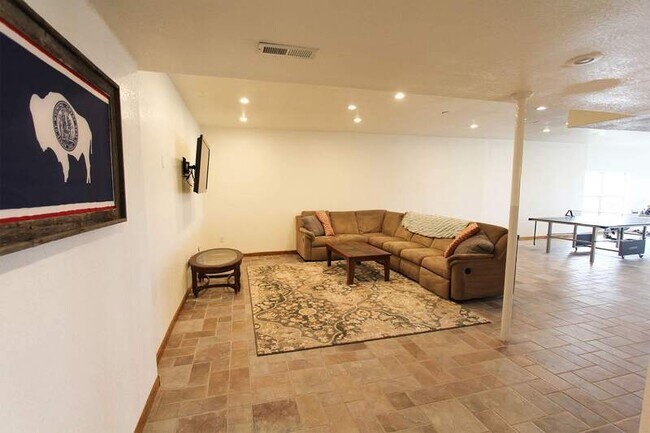 Building Photo - 3348 Hales Ranch Rd
