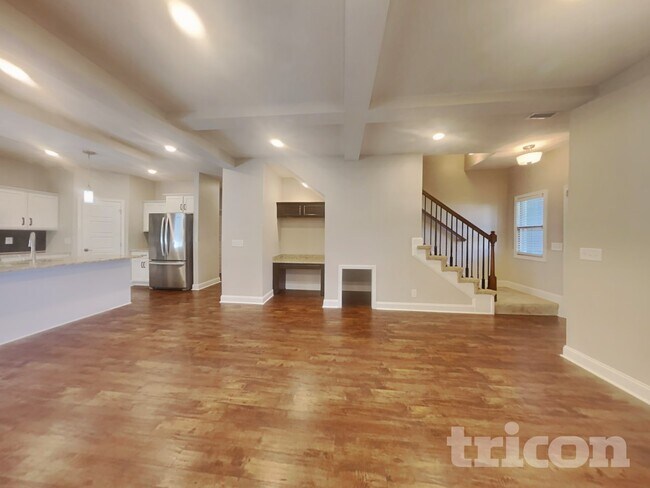 Building Photo - 124 Lucerne Ln