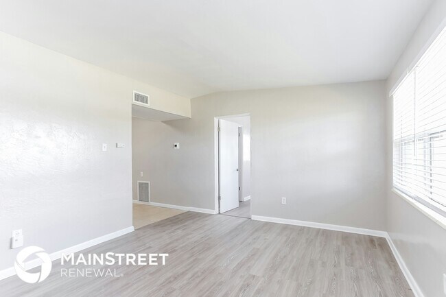 Foto del edificio - 9564 Crestview St