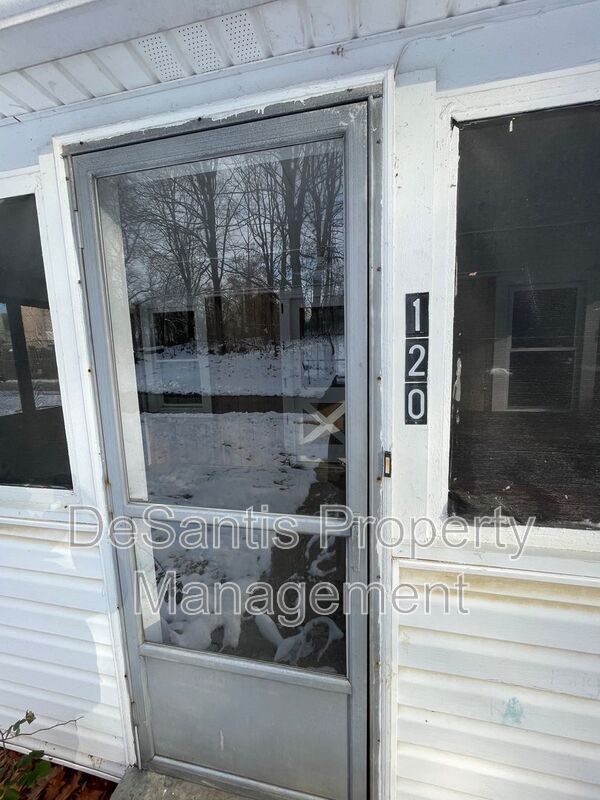 Building Photo - 120 Cotter Rd