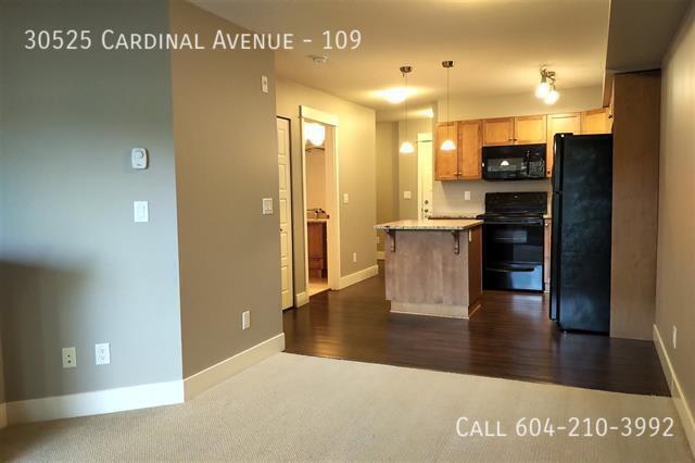 Photo du bâtiment - Condo Near Shops & Entertainment!