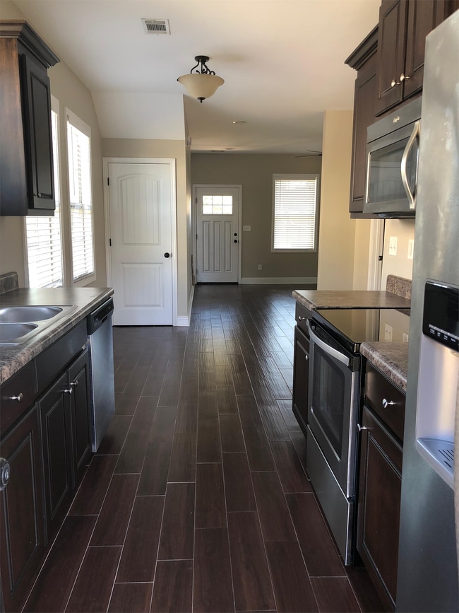 Photo - 506 Wesley Pl Townhome