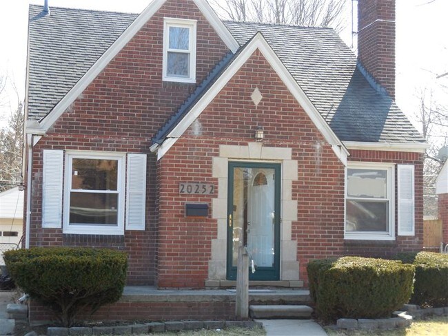 Building Photo - 3 br, 2 bath House - 20252 Roscommon St