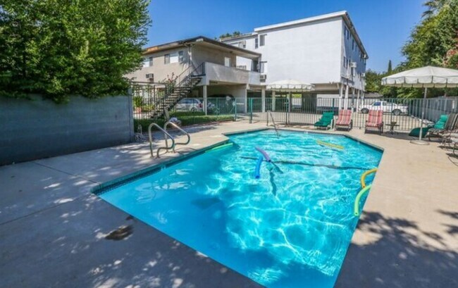 Foto del edificio - 634 W Sierra Madre Blvd