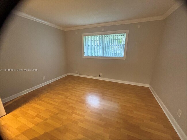 Foto del edificio - 4871 NW 9th Dr