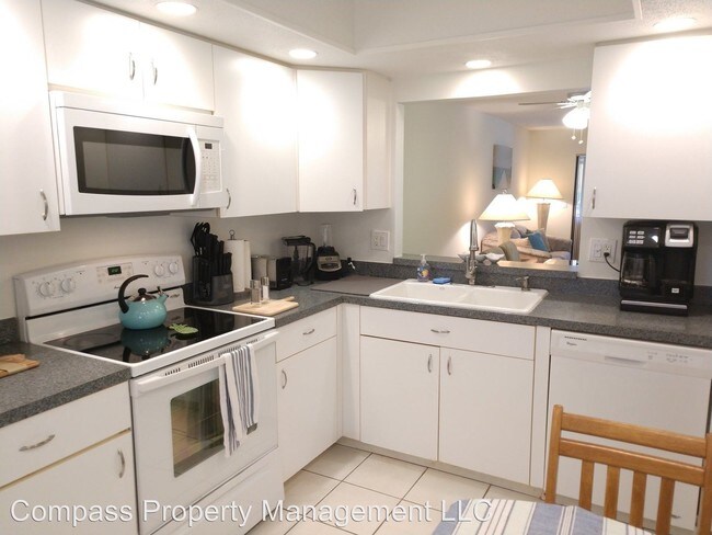 Building Photo - 2 br, 2 bath  - 285 Mission Trail W Unit A