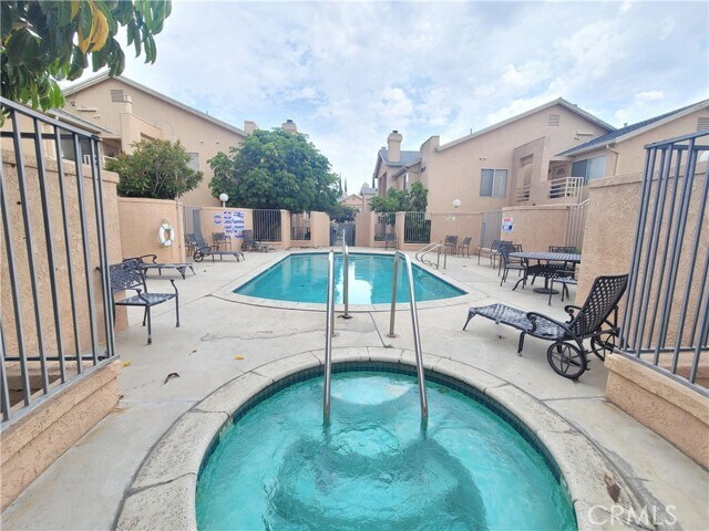 Foto principal - 11076 Sharp Ave