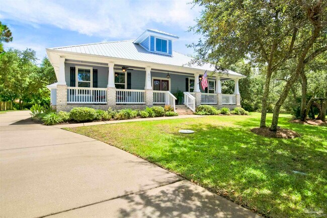 Foto del edificio - 5771 Red Cedar St