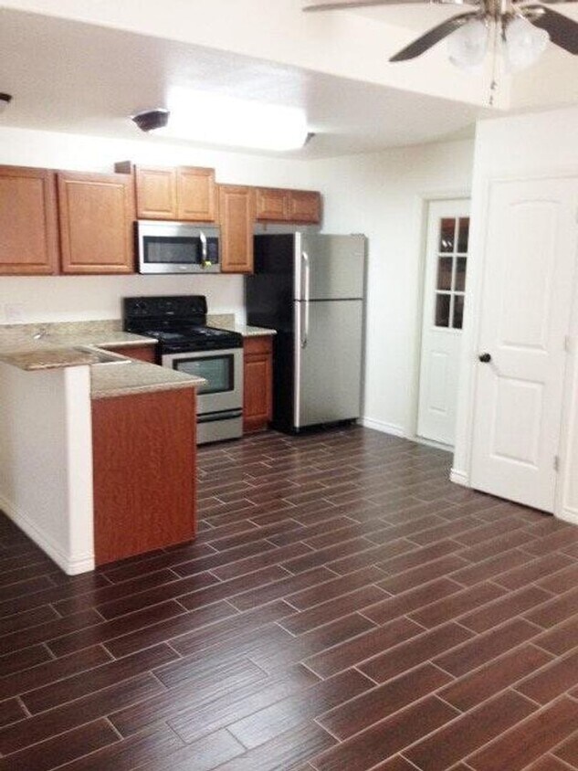 Primary Photo - 723-725 N 10th St