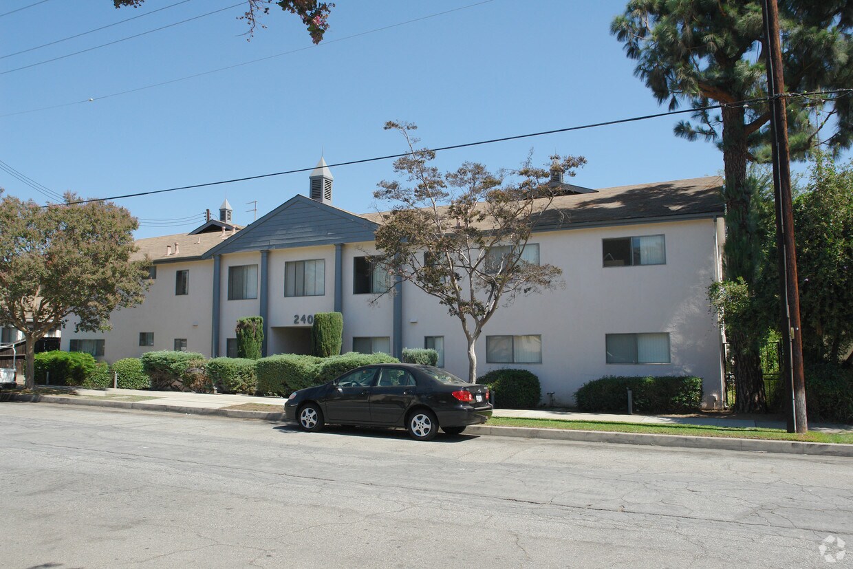 Primary Photo - 240 S Pine St