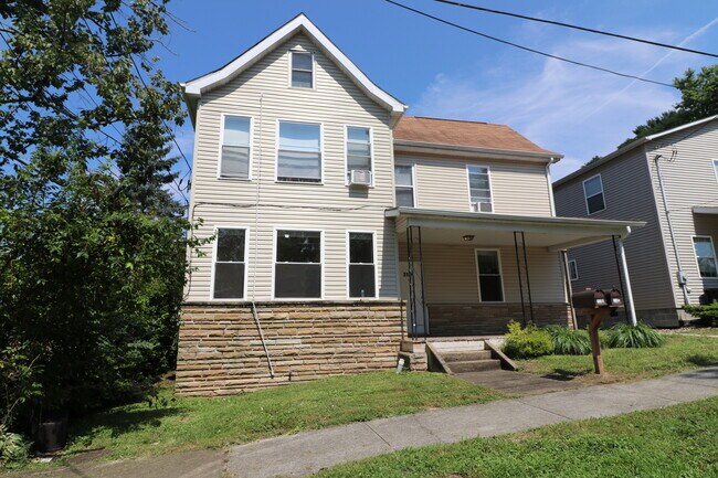 Foto del edificio - 318 Raymond Street