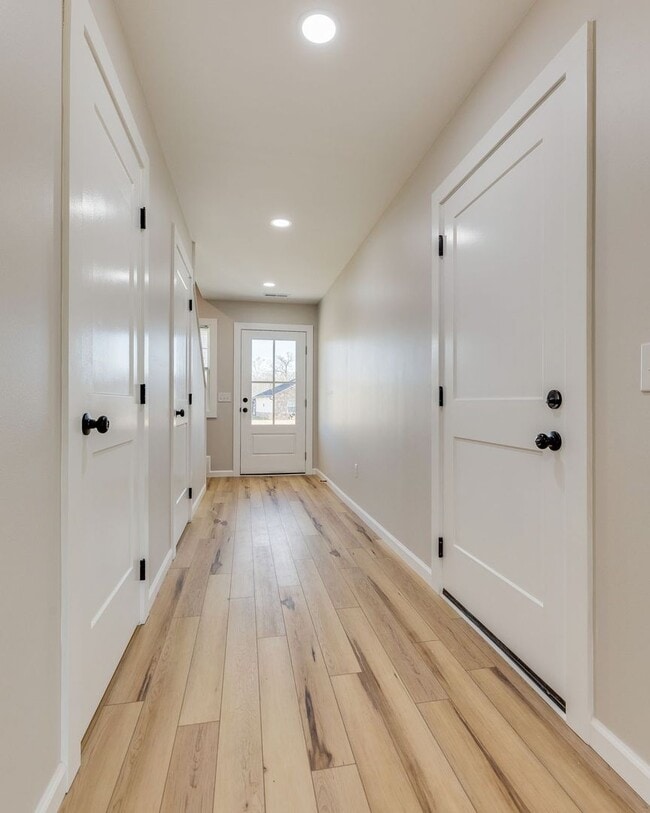 Foto del edificio - NEWLY BUILT 3 BED/2.5 BATH