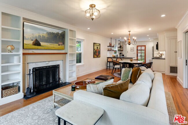 Building Photo - 1462 Mentone Ave