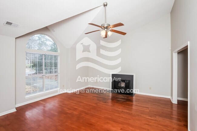 Building Photo - 128 Winslow Way