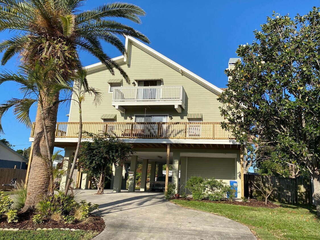 4099 Beach Dr SE, Saint Petersburg, FL 33705 House Rental in Saint