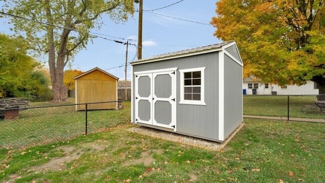 Building Photo - 4 bedroom 1 bath