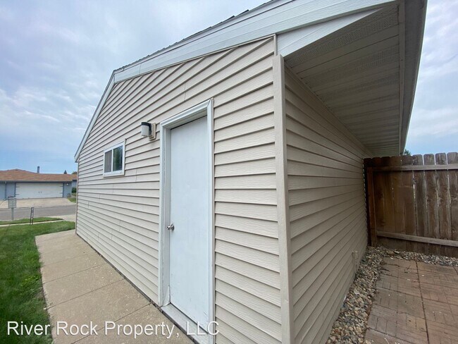 Building Photo - 3 br, 1 bath House - 2191 4th Ave E