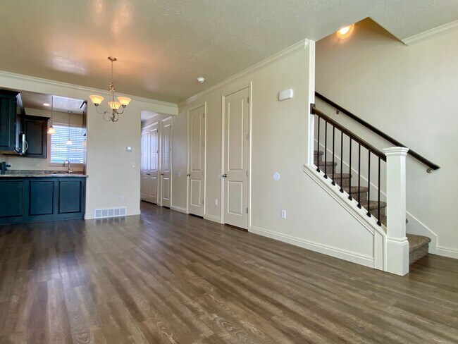 Foto del edificio - 2 Bed/1.5 Bath Townhouse in Provo