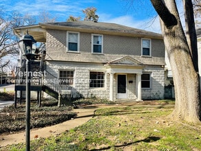 Building Photo - 454 Bowling Ave