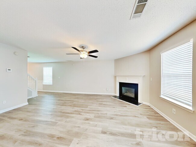 Building Photo - 300 Barshay Dr