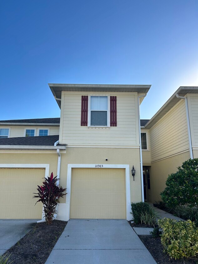 Foto principal - 10965 Verawood Dr