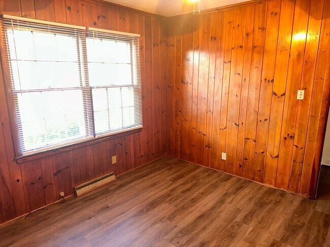 Foto del edificio - Lovely Updated 3 Bedroom House in Shannon ...