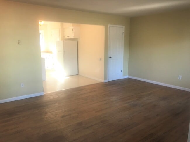 Building Photo - se80th3