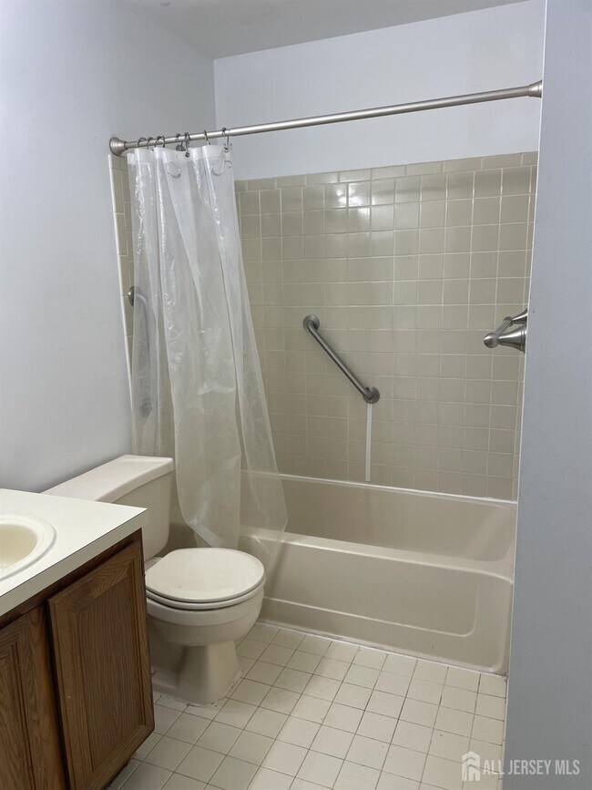 Foto del edificio - 2107 Ravens Crest Dr