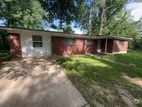 Building Photo - 5558 Queen Mary Ln
