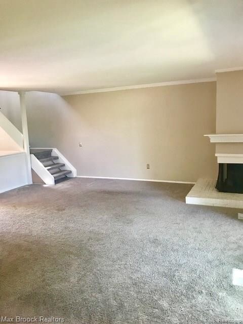 Foto del edificio - 327 Willow Grove Ln