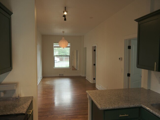 Building Photo - Charming 2BR House in Denver