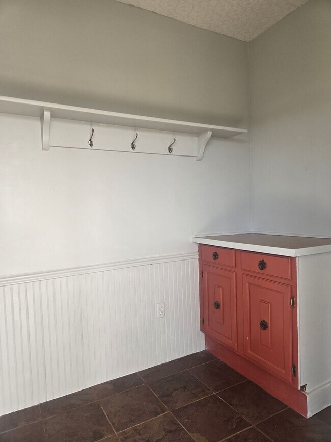 Foto del edificio - 3 bedroom 2 bath house