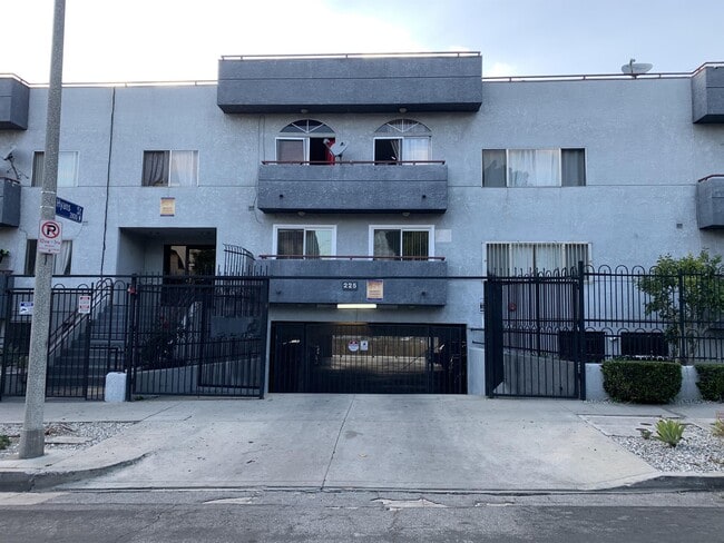 Building Photo - 225 N Reno St