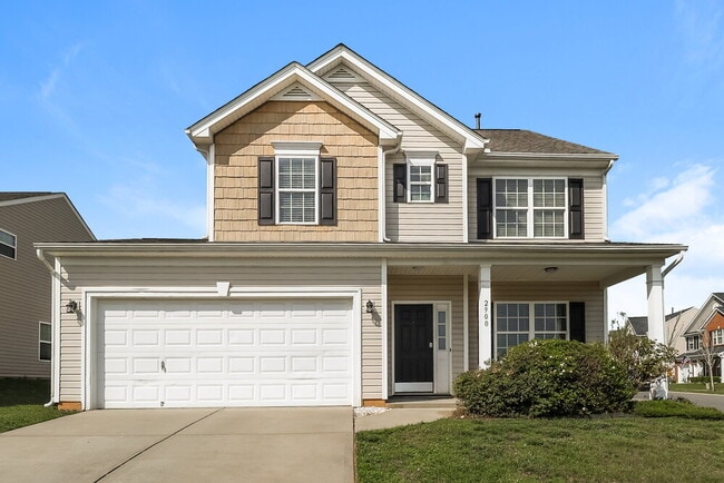 Building Photo - 2900 Village Center Dr