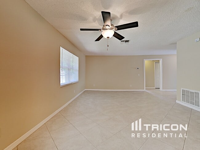 Building Photo - 1809 Oakwald Drive Brandon FL