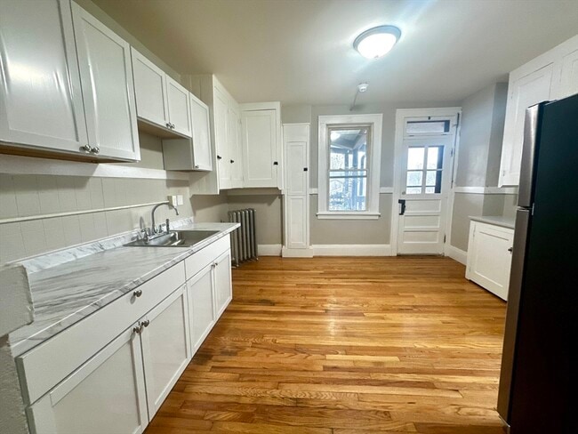 Building Photo - 589 Pleasant St