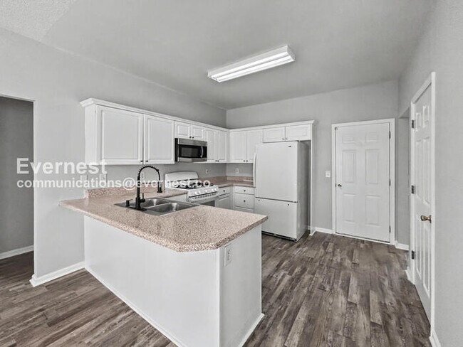 Foto del edificio - 5305 Yoshino Terrace