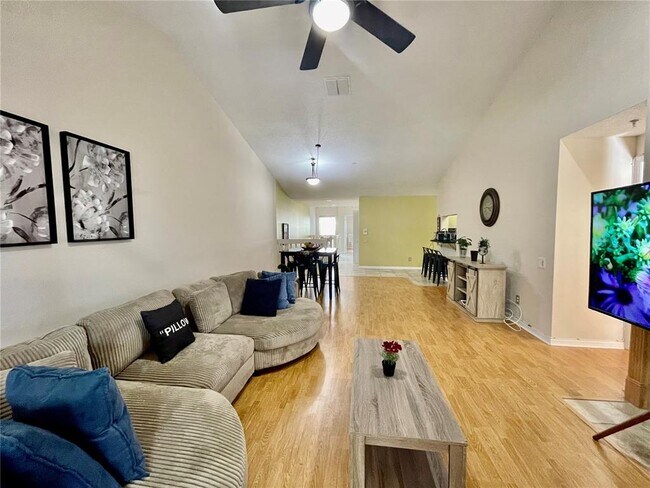 Foto del edificio - 2960 Cottage Grove Ct