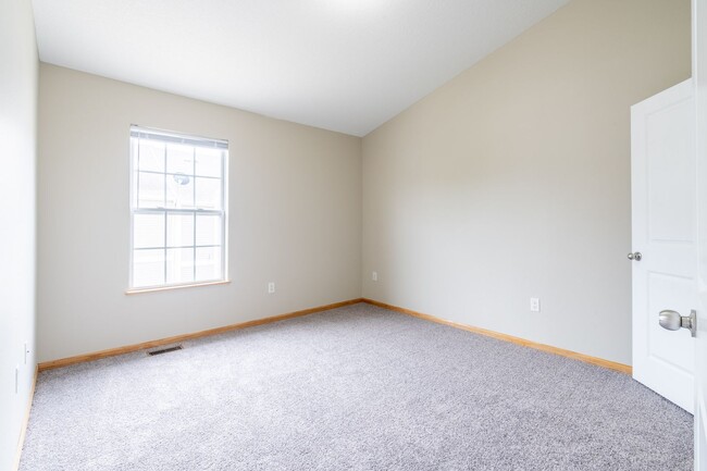 Building Photo - Royal Cedar Realty, LLC - Village at Arbor...