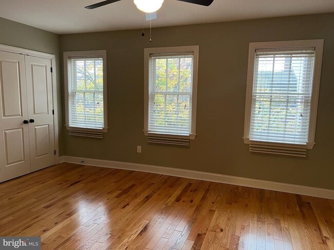 Foto del edificio - 235 Pine St