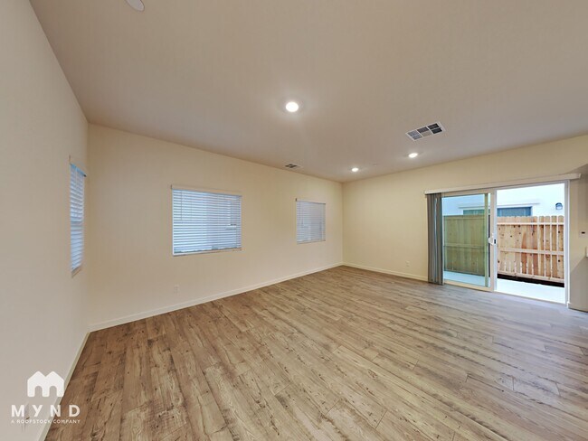 Building Photo - 3049 Pruett Dr