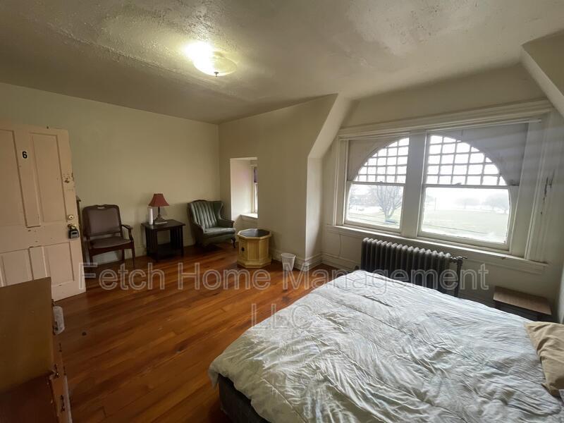 911 E King St, Lancaster, PA 17602 House for Rent in Lancaster, PA