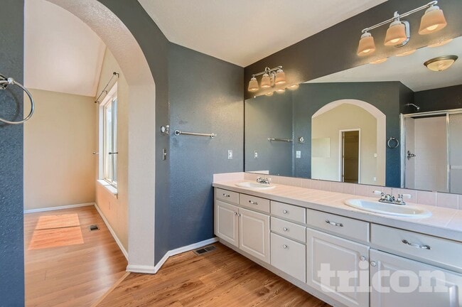 Building Photo - 5694 S Quemoy Ct