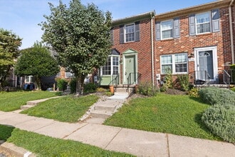 Building Photo - 916 Pentwood Ct