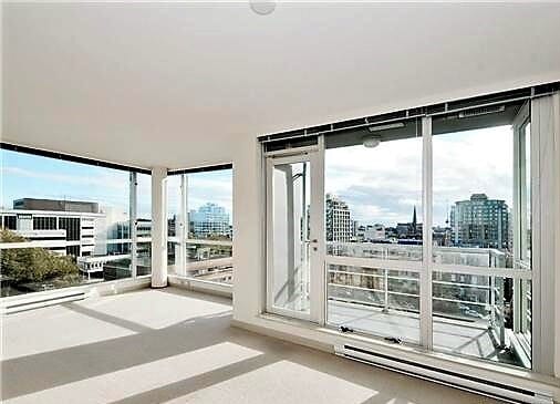 Building Photo - 732 Cormorant St