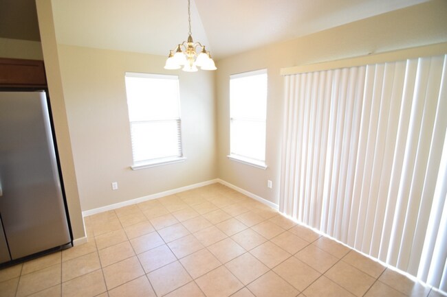 Building Photo - 2417 Stoneham Ct