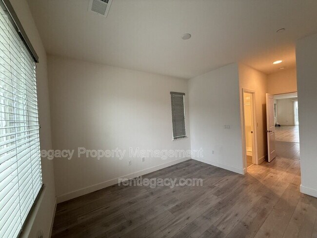 Foto del edificio - 8441 Ponta Delgada Dr